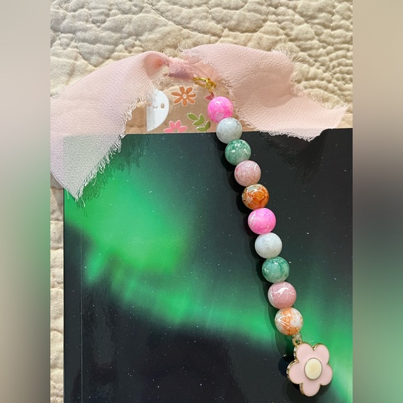 Acrylic bookmark with ghost design. - Picture 6 of 7